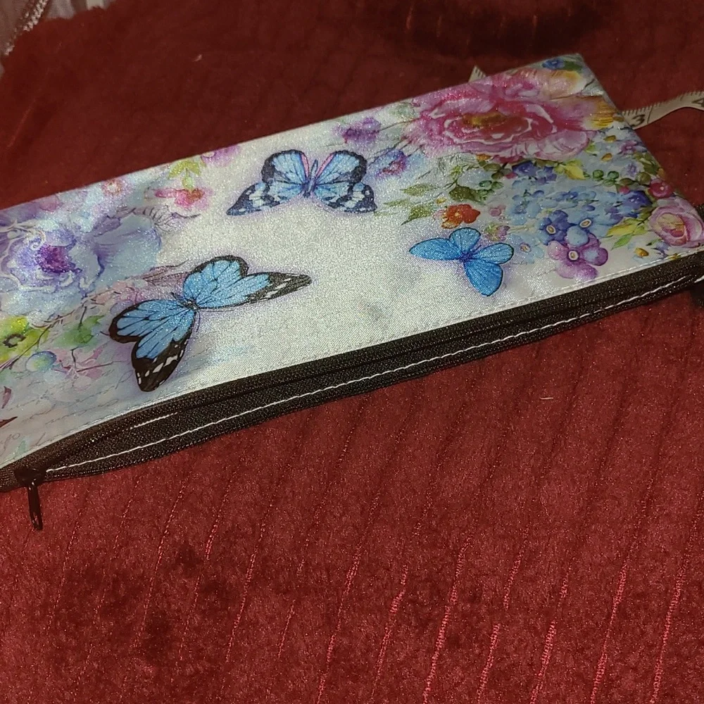 Gorgeous butterfly pouch wristlet bag - Picture 8 of 8